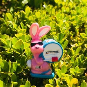 Vintage energize bunny wind up toy